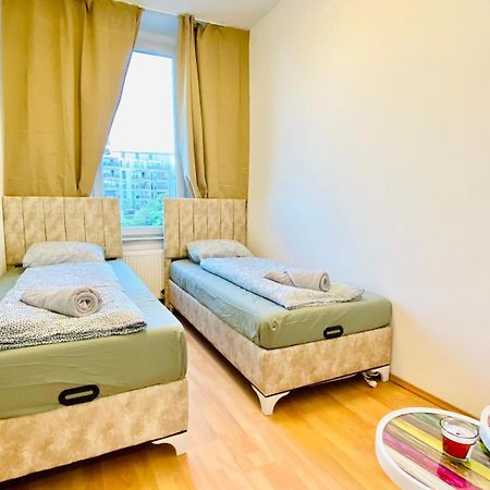 Bright 5Br Shared Apartment W Great Transport Link Viyana Dış mekan fotoğraf
