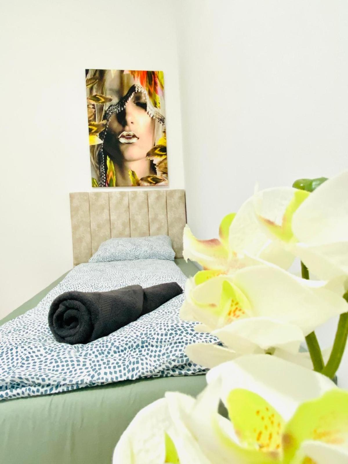 Bright 5Br Shared Apartment W Great Transport Link Viyana Dış mekan fotoğraf